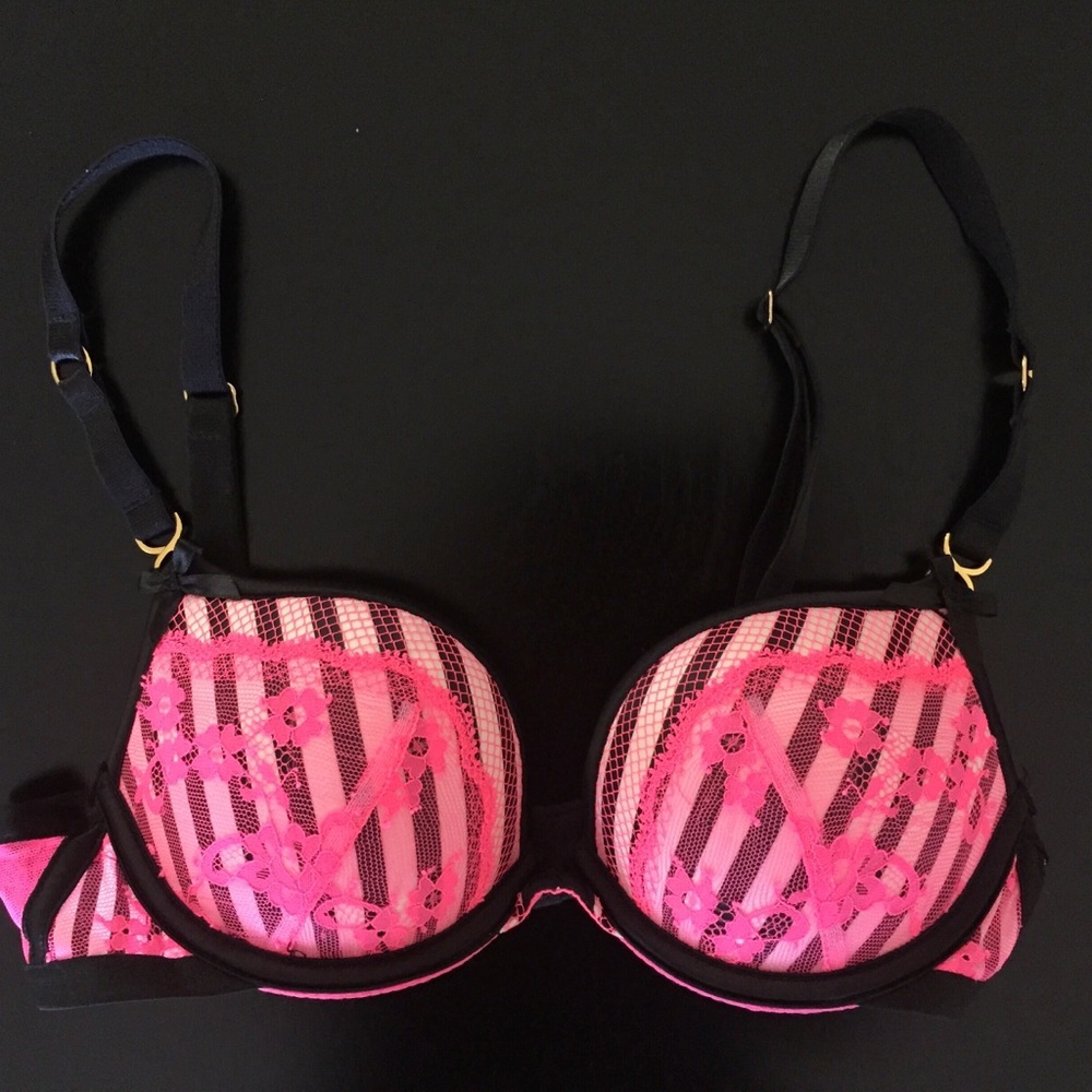 Victoria’s Secret very sexy padded demi 32A
